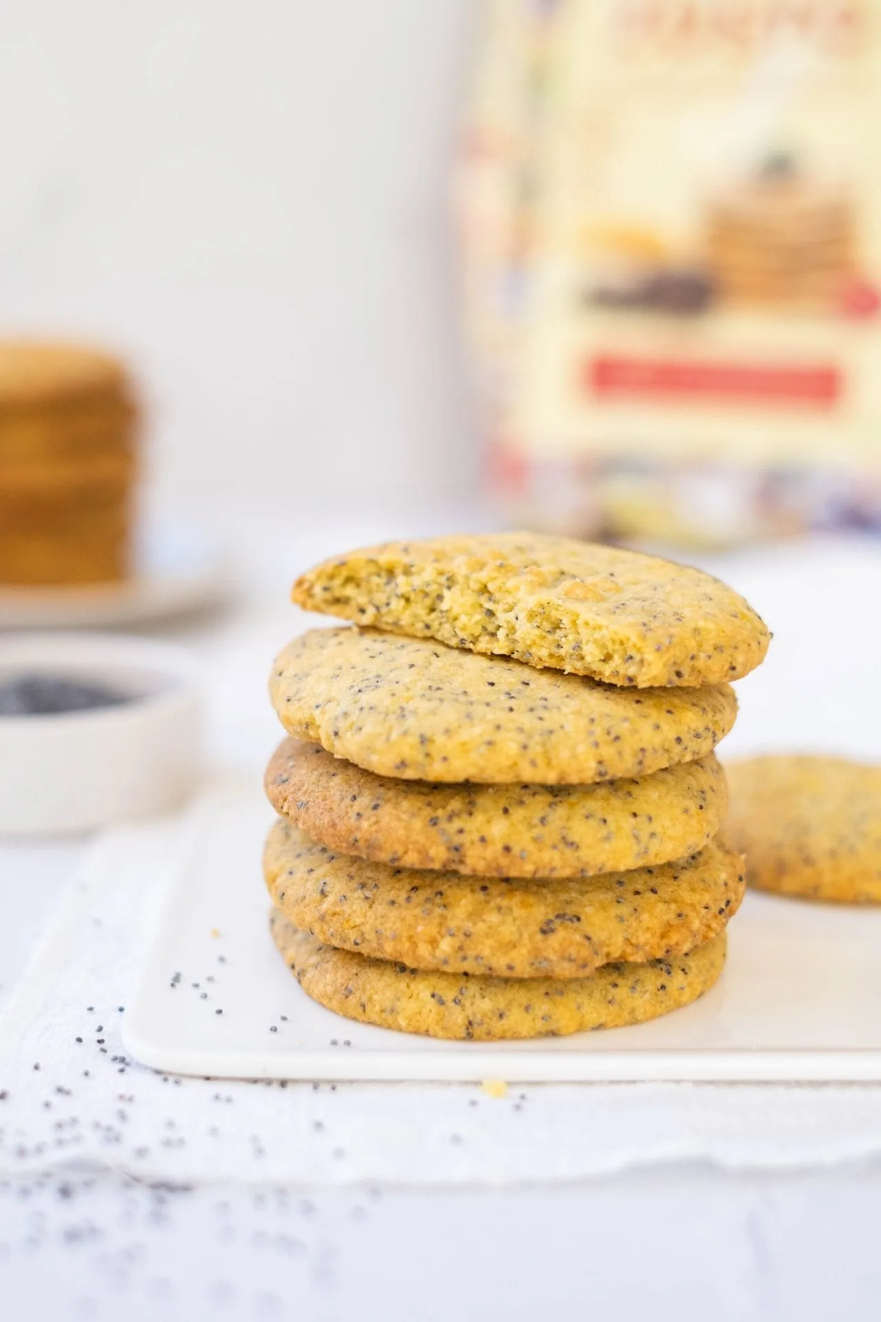 Biscuits sans sucre au citron et aux graines de pavot