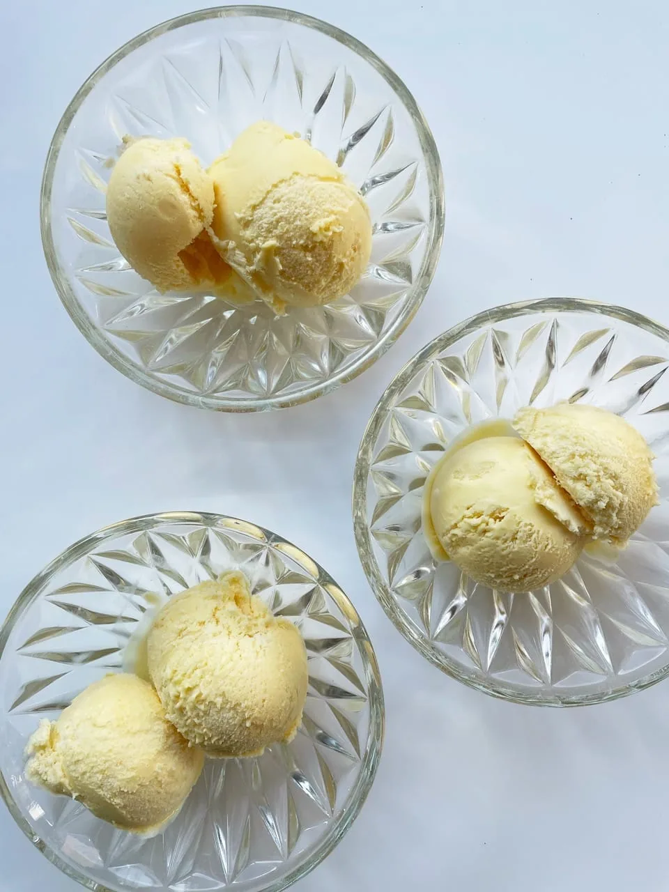 Glace au fromage blanc et aux fruits de la passion