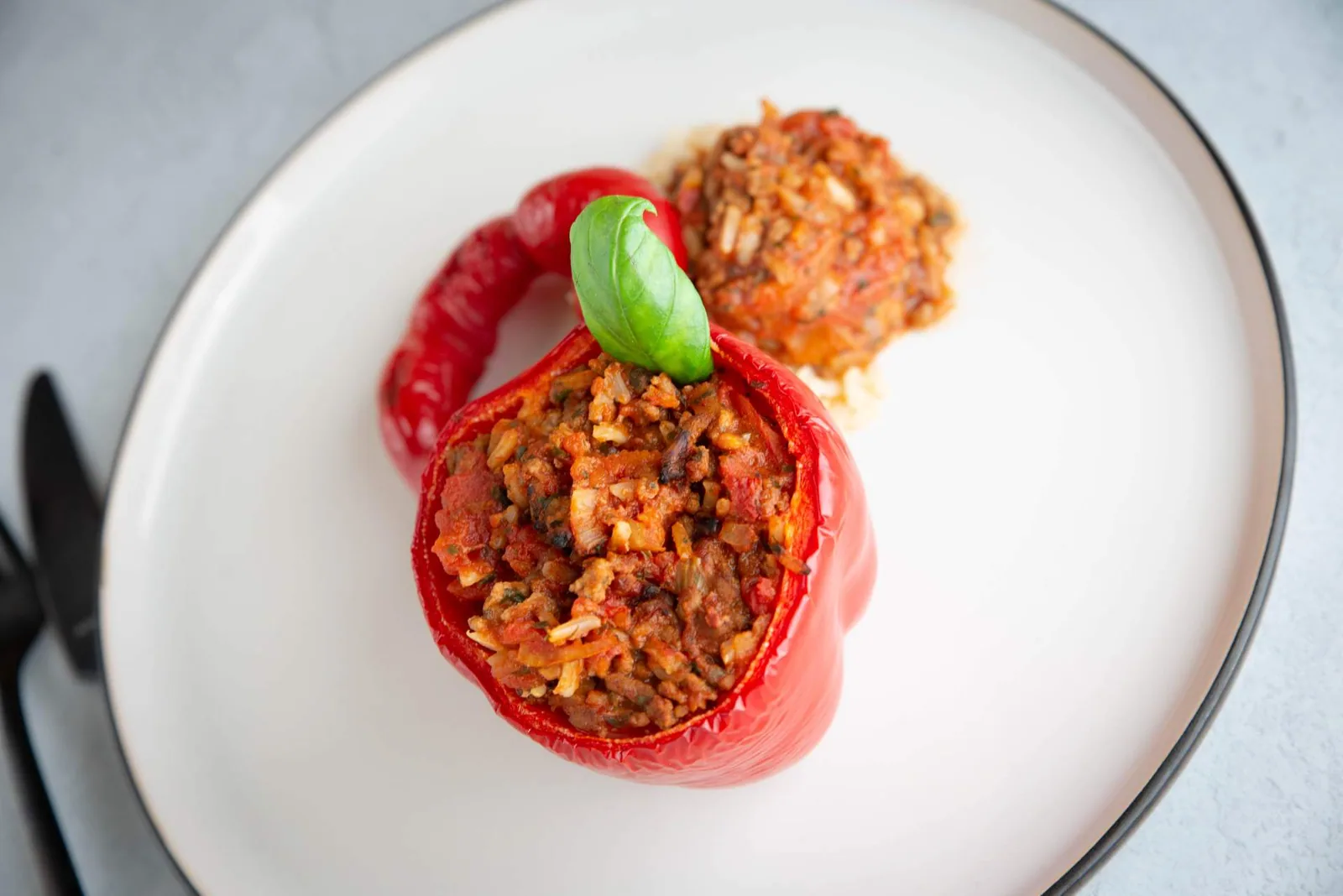 Poivrons farcis à la sauce tomate